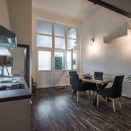 Bacrizza Gallery Apartment Sibenik Bagian luar foto